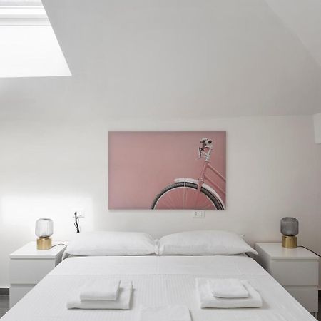 2 Bedroom 2 Bathroom Apt - Duomo 1 มิลาน ภายนอก รูปภาพ
