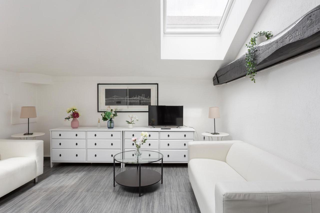 2 Bedroom 2 Bathroom Apt - Duomo 1 มิลาน ภายนอก รูปภาพ