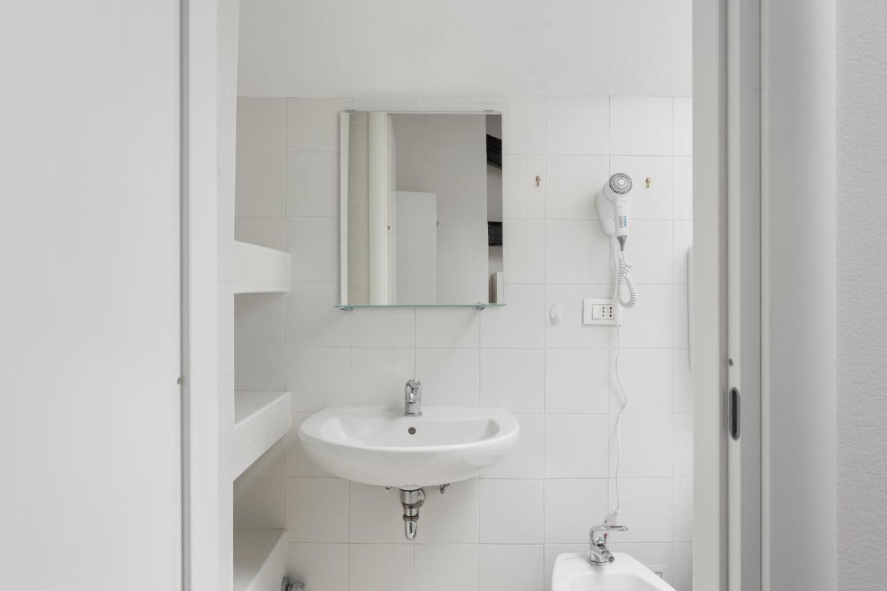 2 Bedroom 2 Bathroom Apt - Duomo 1 มิลาน ภายนอก รูปภาพ