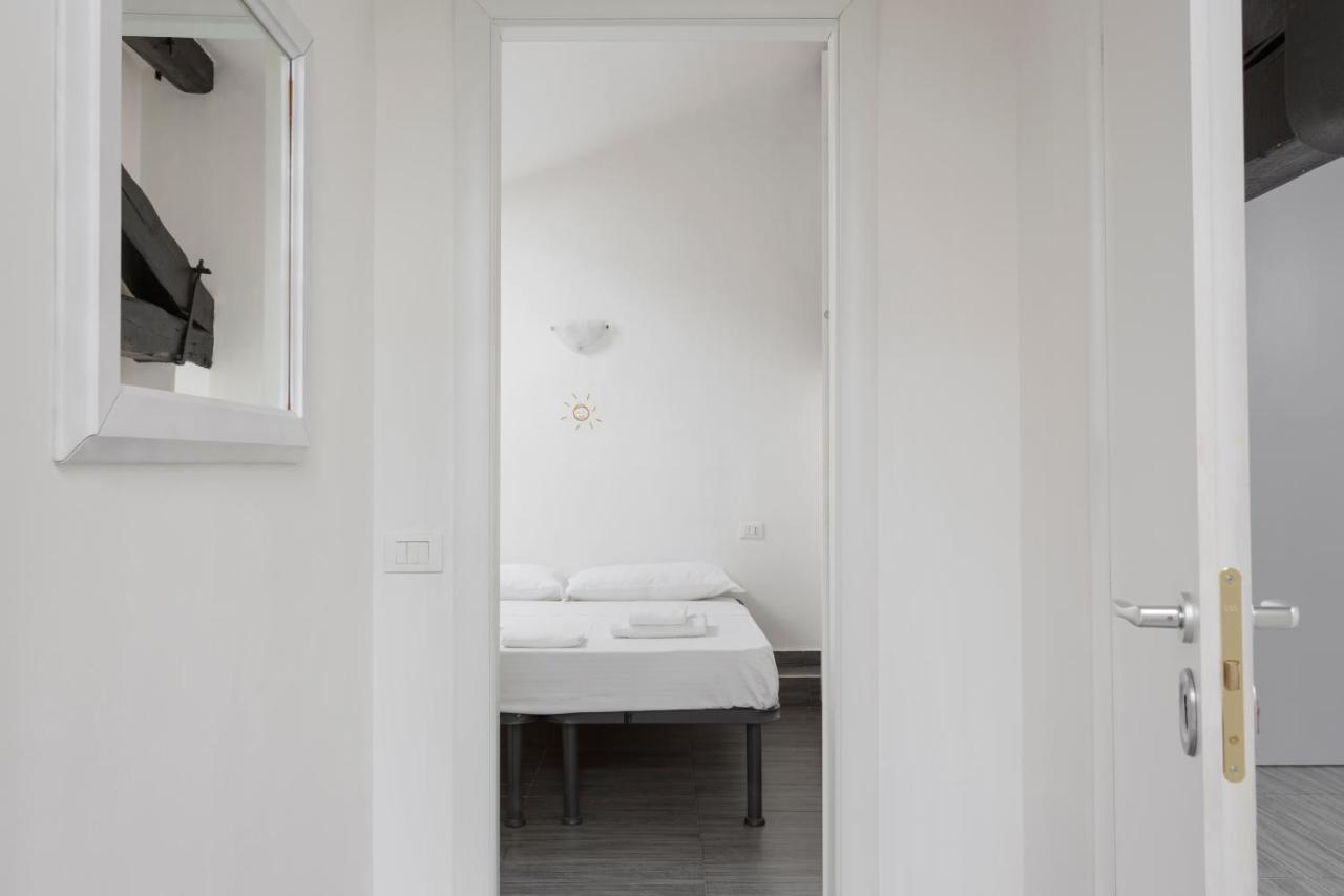2 Bedroom 2 Bathroom Apt - Duomo 1 มิลาน ภายนอก รูปภาพ