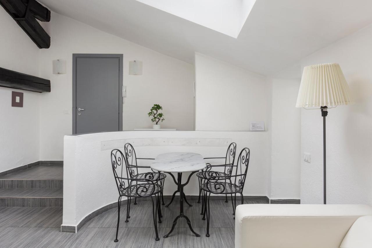 2 Bedroom 2 Bathroom Apt - Duomo 1 มิลาน ภายนอก รูปภาพ