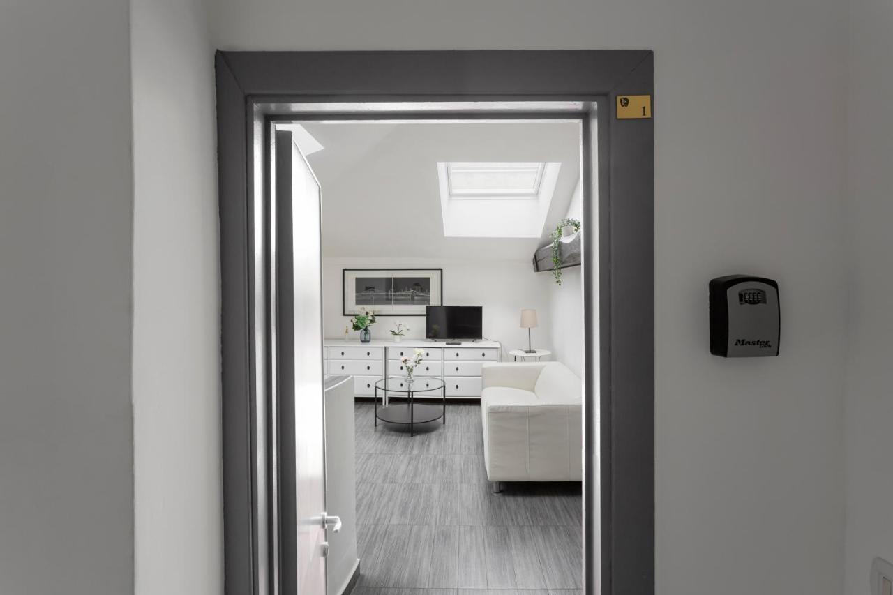 2 Bedroom 2 Bathroom Apt - Duomo 1 มิลาน ภายนอก รูปภาพ